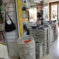 فروشنده کیف زنانه در عمده فروشی کیف