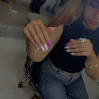 کاشت ناخن با بهترین متریال