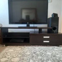 تلویزیون ۴۲ اینچ ال جی و میز زیر تلویزیون|تلویزیون و پروژکتور|اصفهان, ملک‌شهر|دیوار