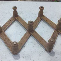 چوب لباسی چوبی قدیمی