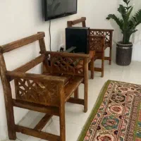 میز و صندلی چوبی سنتی