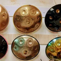 پیانو هنگ درام گیتار ویولن کمانچه سنتور دف کالیمبا|گیتار، بیس، امپلیفایر|بیرجند, |دیوار