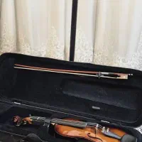 ویلن|ویولن|اسلام‌شهر, باغ فیض|دیوار