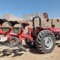 با تراکتور کار می کنم