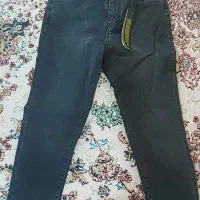 شلوار سایز ۴۰.دودی ذغالی. رنگش تیره ست