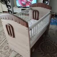 تخت کودک و نوزاد درحدنو
