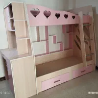 تخت دوطبقه همراه با میز تحریر