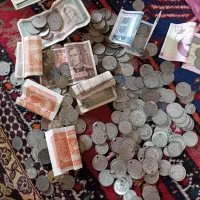 فروش سکه های قدیمی و بعضی ها نقره ضرب شده اند