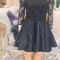 تعدادی عروسک شخصیت کارتونی و عروسک بزرگ