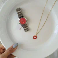 ساعت و گردنبند