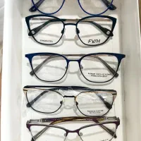 معاینه چشم با دستگاه پیشرفته در پرند مال