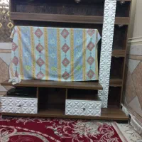 یک عدد میز تلویزیون ۵۰ اینچ