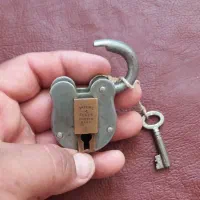 قفل قدیمی|کلکسیون اشیاء عتیقه|شهرکرد, |دیوار