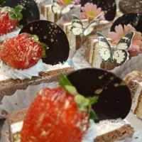 قنادی .تر کار به روز و با سلیقه .|استخدام خدمات فروشگاه و رستوران|قم, انسجام|دیوار