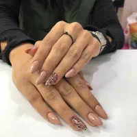 تخفیف ۱۰٪عیدانه کاشت ناخن