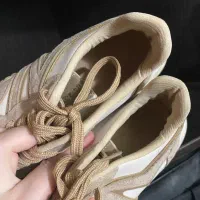 کتونی|کیف، کفش، کمربند|گنبد کاووس, |دیوار