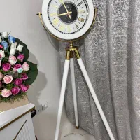 ساعت ایستاده