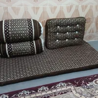 رو بالشتی و کناره تمیز و در حد نو