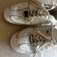 کفش کتانی سایز ۴۰ سالم