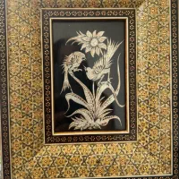 تابلو قلم‌زنی با قاب خاتم‌کاری