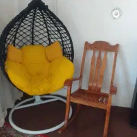 یک عدد تاب ریلکسی و صندلی مادر بزرگ