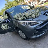 ماشین عروس دسته گل عروس