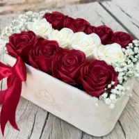 دسته گل هرشاخه فقط ۶۰هزار