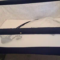 تخت کنار مادر فیکشن