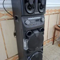 اسپیکر دوقلو ایستاده