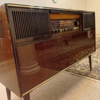 رادیو گرامافون قدیمی|کلکسیون اشیاء عتیقه|تربت‌حیدریه, فرمانداری|دیوار