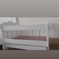 گهواره درحد نو|تخت و سرویس خواب|میانه, |دیوار