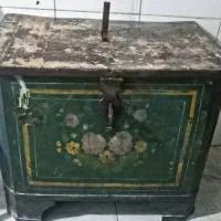 صندوق فلزی روسی|صنایع دستی و سایر لوازم تزئینی|تهران, شهرک شهید رجایی (کوی نوبنیاد)|دیوار