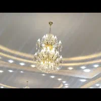 تعدادی لوستر سقفی و دیواری