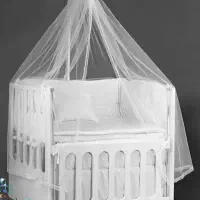 تخت کنار مادر