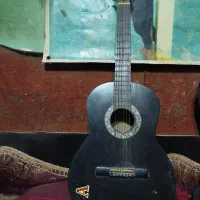 گیتار رنگ مشکی