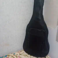 گیتار مشکی