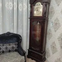 ساعت بزرگ ایستاده