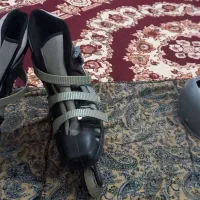 یک جفت اسکیت با زانو بند و کلاه ایمنی|دوچرخه، اسکیت، اسکوتر|سنقر, |دیوار