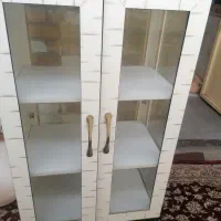ویترین شیشه ایی