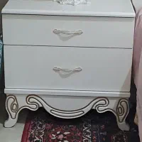 تخت و کمد و پاتختی کنار تخت|تخت و سرویس خواب|شهریار, شهریار|دیوار