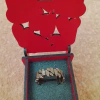 انگشتر با جعبه|بدلیجات|شاهینشهر, عطار|دیوار