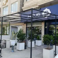 به یک نفر نیروی کار ساده یا نیمه ماهر(کار کافه)