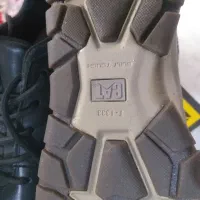 سلام دورود یه عدد کفش اسپرت خارجی اصل|کیف، کفش، کمربند|قم, سراجه (۱۵ خرداد)|دیوار