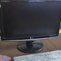 میز،مانیتور،موس،کیبورد