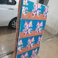 تخت نوزاد همراه تشک اسفنجی|تخت و سرویس خواب|تهران, باشگاه نفت|دیوار