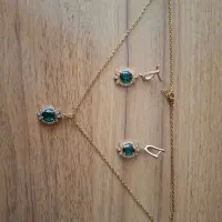 نیم ست طلاروس نگین سبز