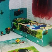 تخت یکنفره به همراه کمدو تشک و قالیچه