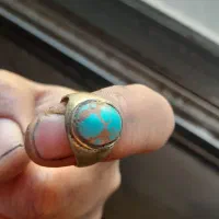 فیروزه آبی رگه طلایی
