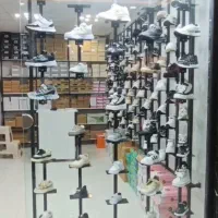 اجاره  مغازه کفش بچگانه با اجناس داخلش