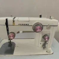 یک عدد چرخ خیاطی ژانومه ۸۰۲